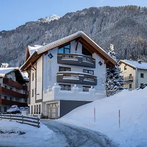 https://hotel-garni-subretta.ischgl-hotels.net